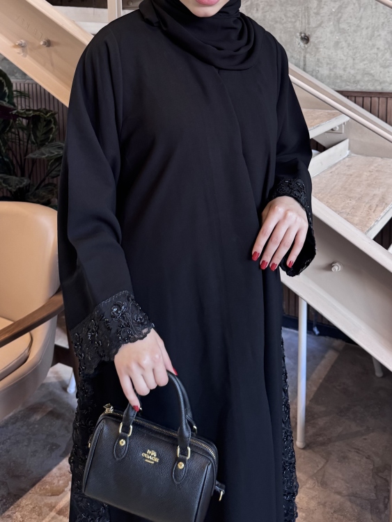 عباية سودة دانتيل + شك✨