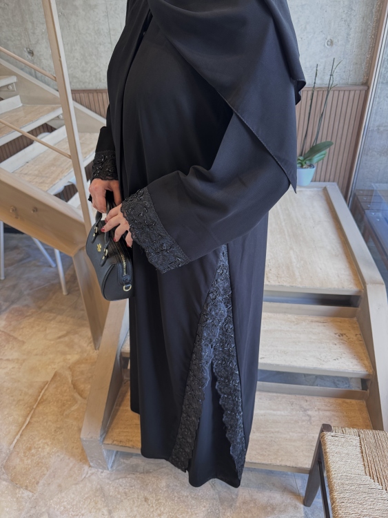 عباية سودة دانتيل + شك✨