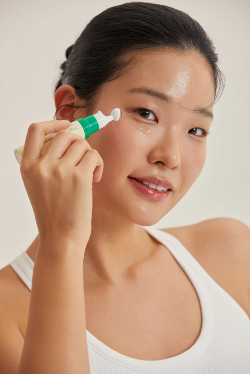 Axis-y Vegan Collagen Eye Serum سيروم الكولاجين ع شكل رول بالكولاجين 