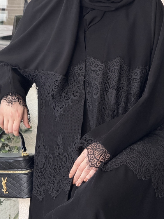 عباية دانتيل نوار 