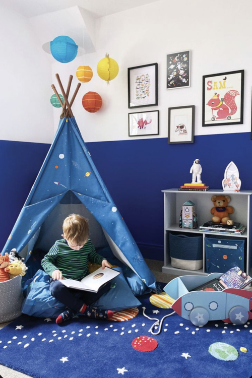 Customized space tent