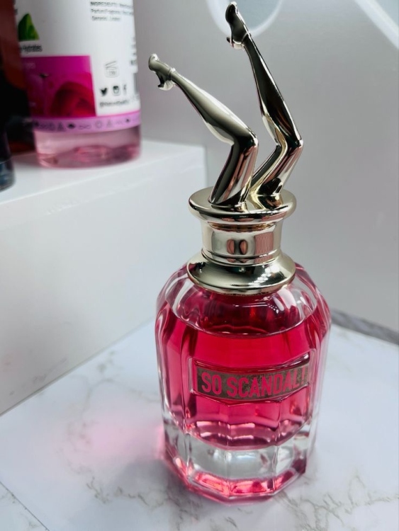 عرض خاص  3 عطور تستر بسعر 25 دينار والعطر الرابع مجاناً   فقط استخدم كود free  لتحصل على توصيل مجانا 