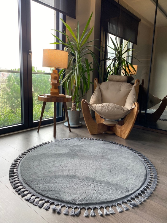 Puffy gray rug 