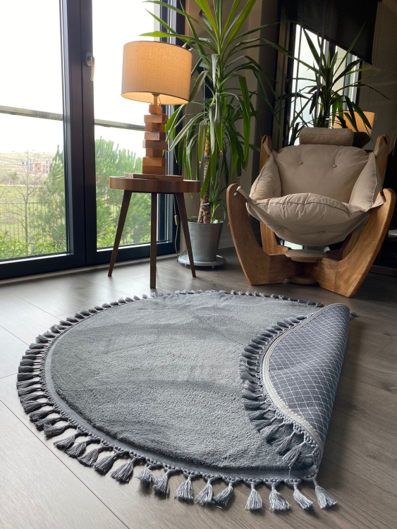 Puffy gray rug 