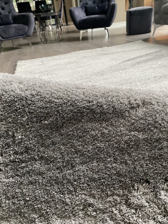 This rug is Microfiber produced with polyester thread with high technology with its super soft button and dust-free feature.