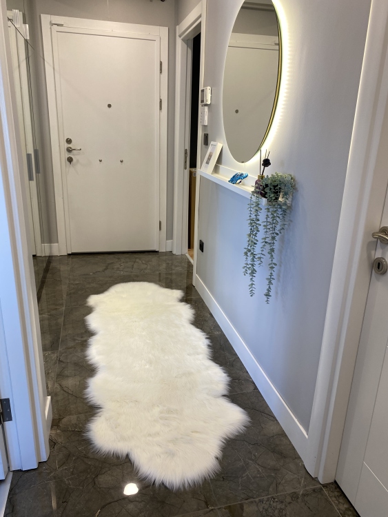 Shaggy white rug