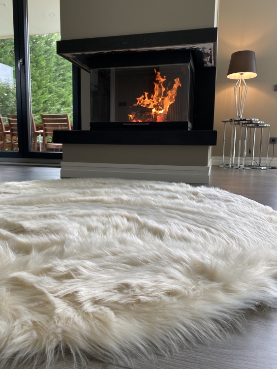 Shaggy beige rug