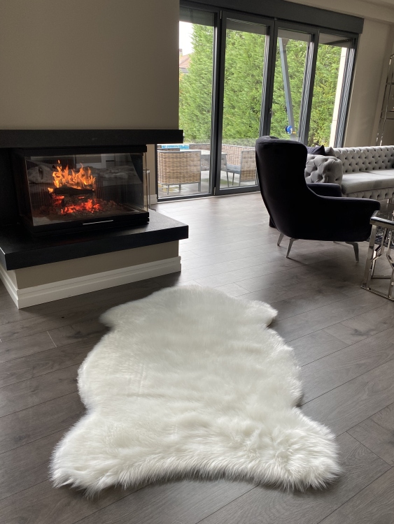 Shaggy white rug