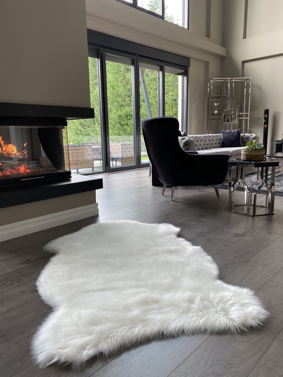 Shaggy white rug