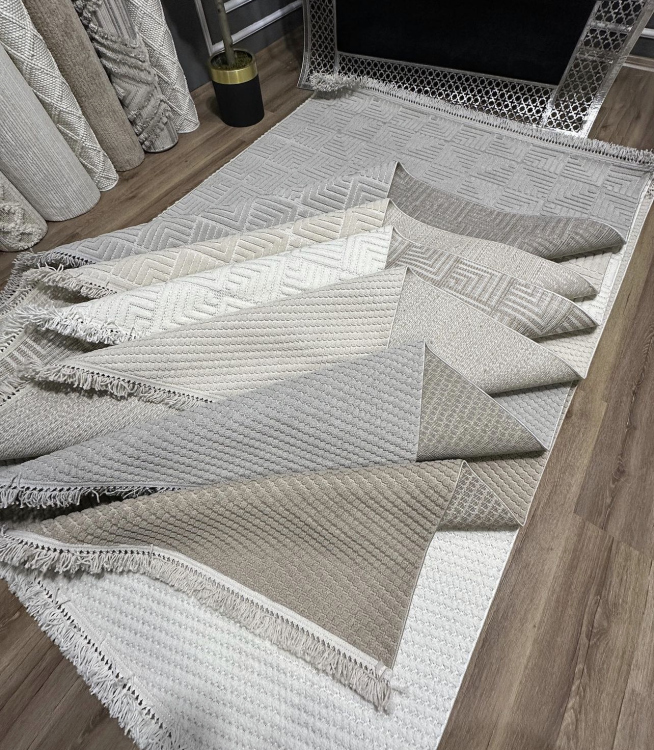 High-tech micro fiber with polyster thread touched super soft button and powder-proof feature