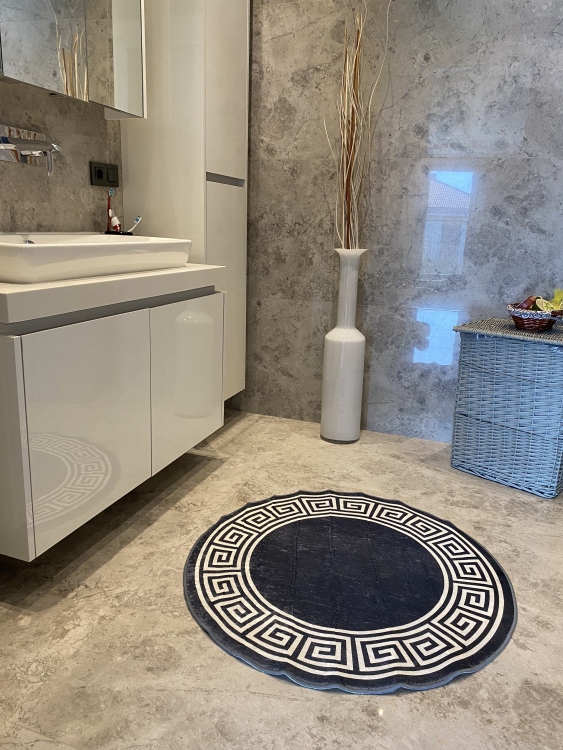 Bathroom mat