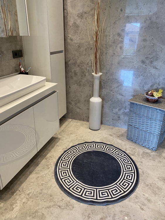 Bathroom mat