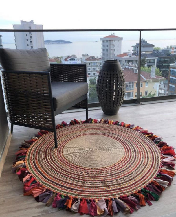 Experience the luxurious feel of a handmade natural jute rug with its high-quality fibers and unique designs.