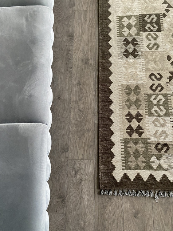 Natural thread rugs