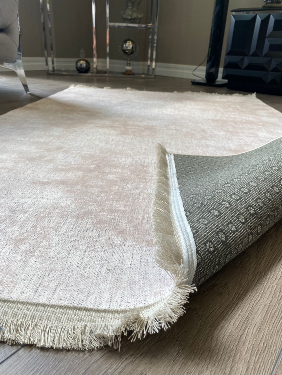 This rug bamboo texture, bringing a natural and organic feel to your home decor .