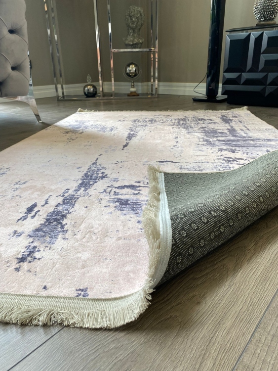 This rug bamboo texture, bringing a natural and organic feel to your home decor .