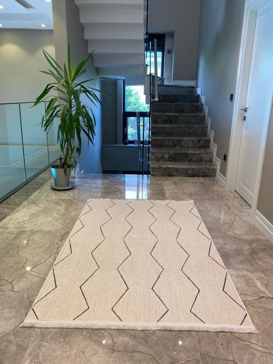 This rug bamboo texture, bringing a natural and organic feel to your home decor .