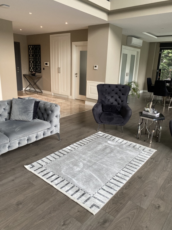 This rug bamboo texture, bringing a natural and organic feel to your home decor .