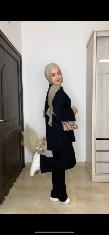 طقم عهود باللون الاسود 