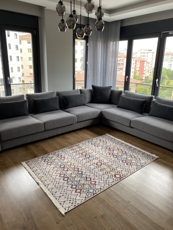 This printed velvet cloth weaving base rug has a soft texture, and a bold and stylish design