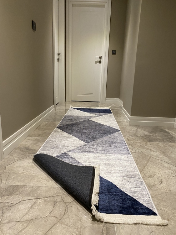 This printed velvet cloth weaving base rug has a soft texture, and a bold and stylish design