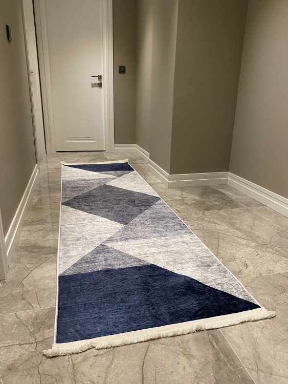 This printed velvet cloth weaving base rug has a soft texture, and a bold and stylish design