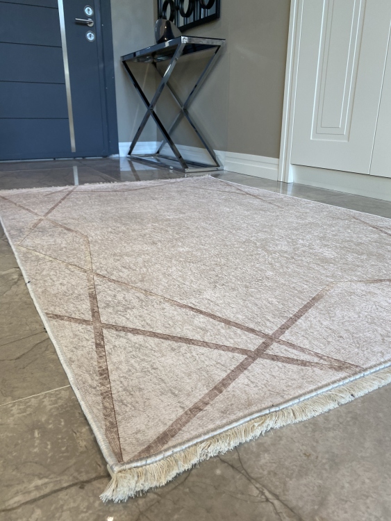 This printed velvet cloth weaving base rug has a soft texture, and a bold and stylish design