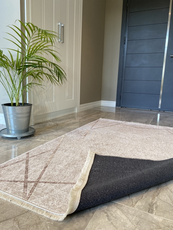 This printed velvet cloth weaving base rug has a soft texture, and a bold and stylish design