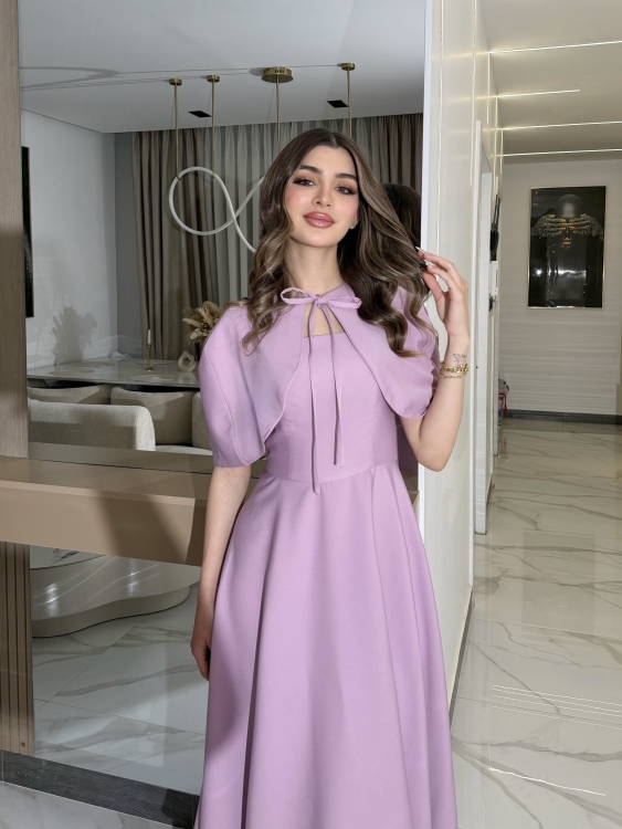 موڤ     Elegant Midi Dress with Shoulder Cape