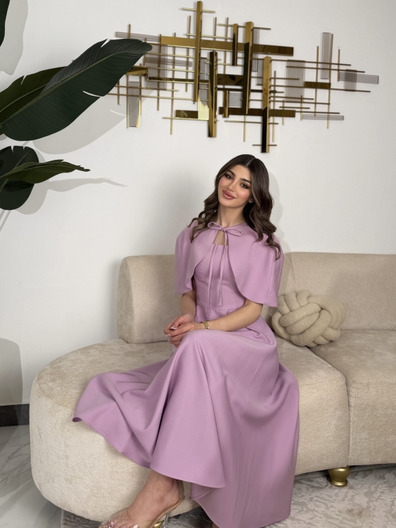 موڤ     Elegant Midi Dress with Shoulder Cape