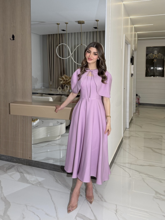 موڤ     Elegant Midi Dress with Shoulder Cape