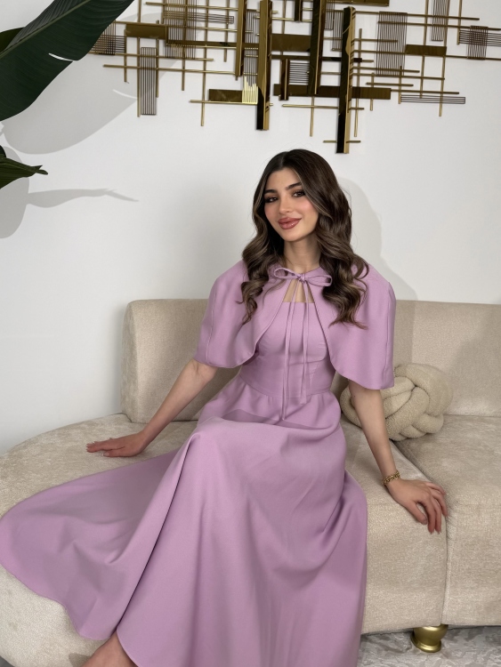 موڤ     Elegant Midi Dress with Shoulder Cape