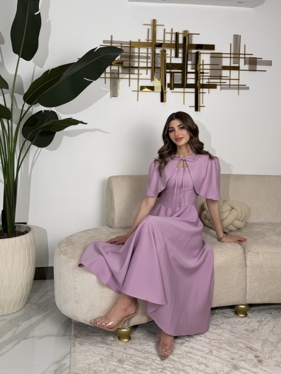 موڤ     Elegant Midi Dress with Shoulder Cape