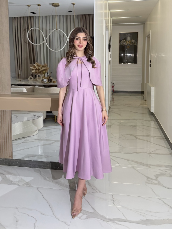 موڤ     Elegant Midi Dress with Shoulder Cape