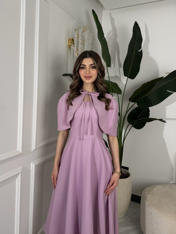موڤ     Elegant Midi Dress with Shoulder Cape