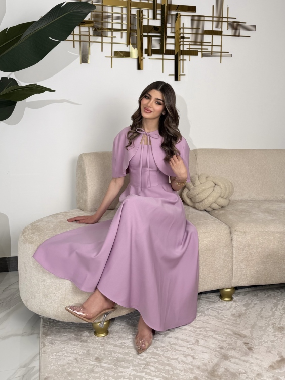 موڤ     Elegant Midi Dress with Shoulder Cape