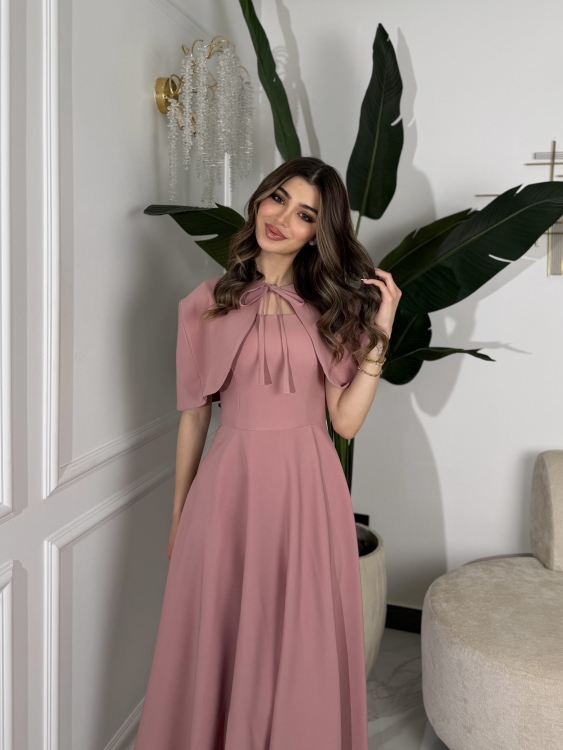 وردي     Elegant Midi Dress with Shoulder Cape