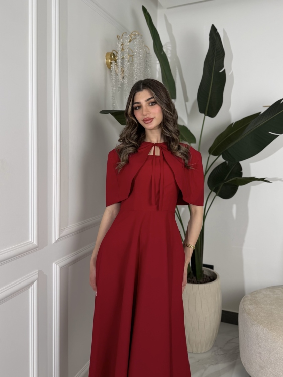  احمر     Elegant Midi Dress with Shoulder Cape