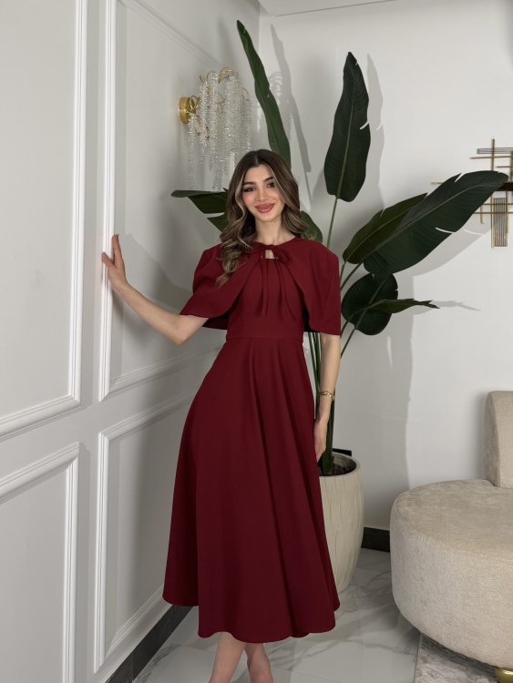 خمري     Elegant Midi Dress with Shoulder Cape