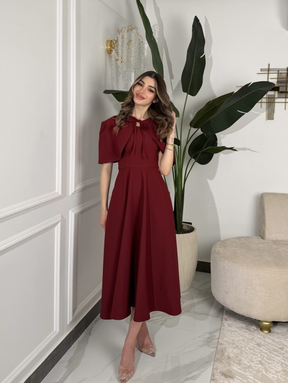 خمري     Elegant Midi Dress with Shoulder Cape