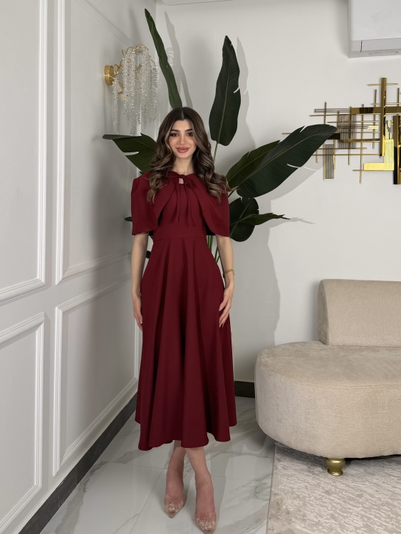 خمري     Elegant Midi Dress with Shoulder Cape