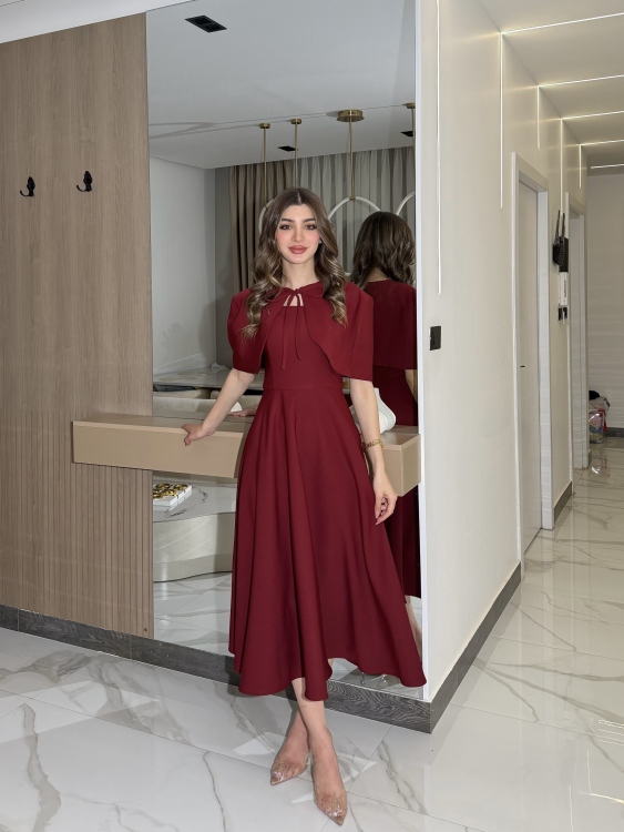 خمري     Elegant Midi Dress with Shoulder Cape