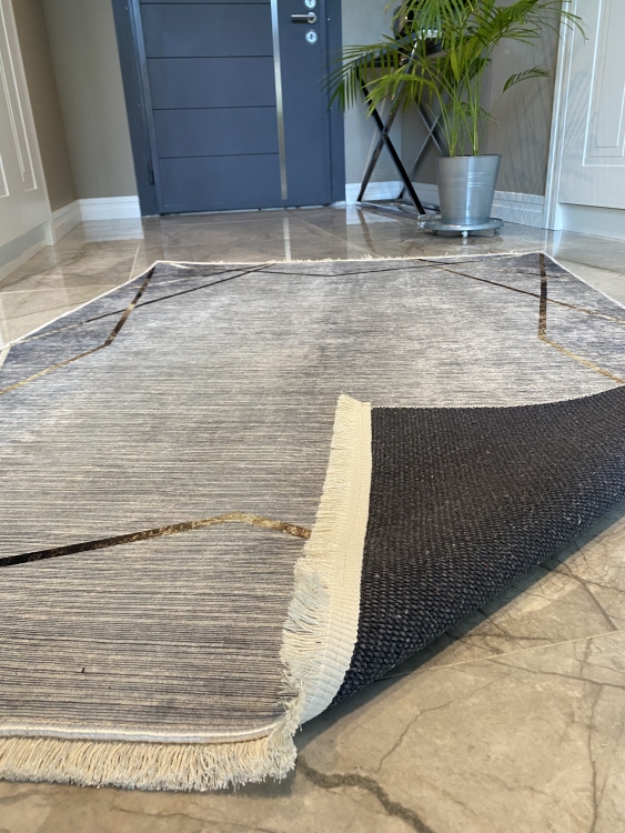 This printed velvet cloth weaving base rug has a soft texture, and a bold and stylish design