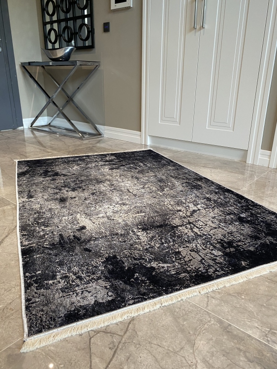 This printed velvet cloth weaving base rug has a soft texture, and a bold and stylish design