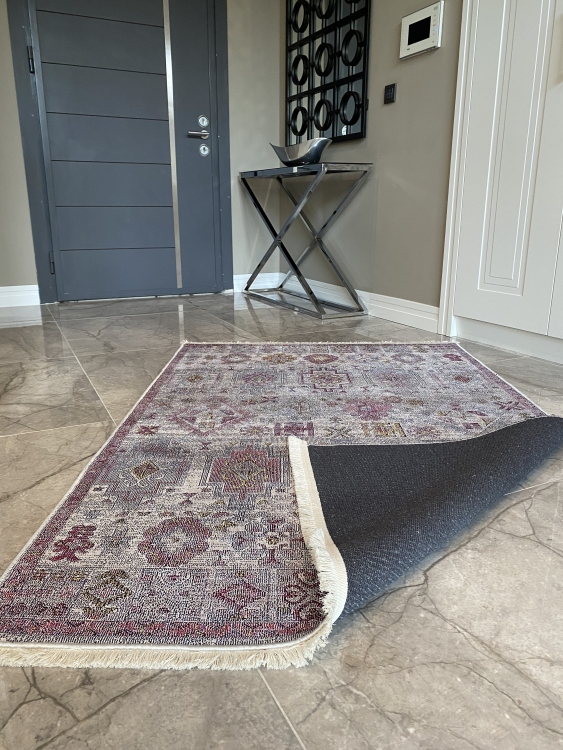 This printed velvet cloth weaving base rug has a soft texture, and a bold and stylish design