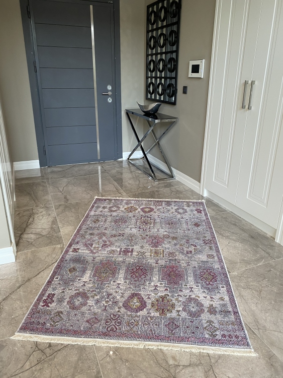 This printed velvet cloth weaving base rug has a soft texture, and a bold and stylish design