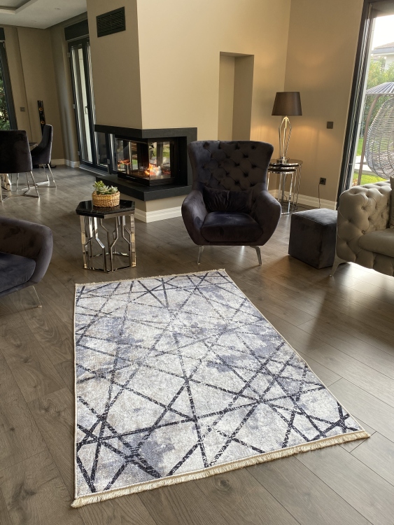 This printed velvet cloth weaving base rug has a soft texture, and a bold and stylish design