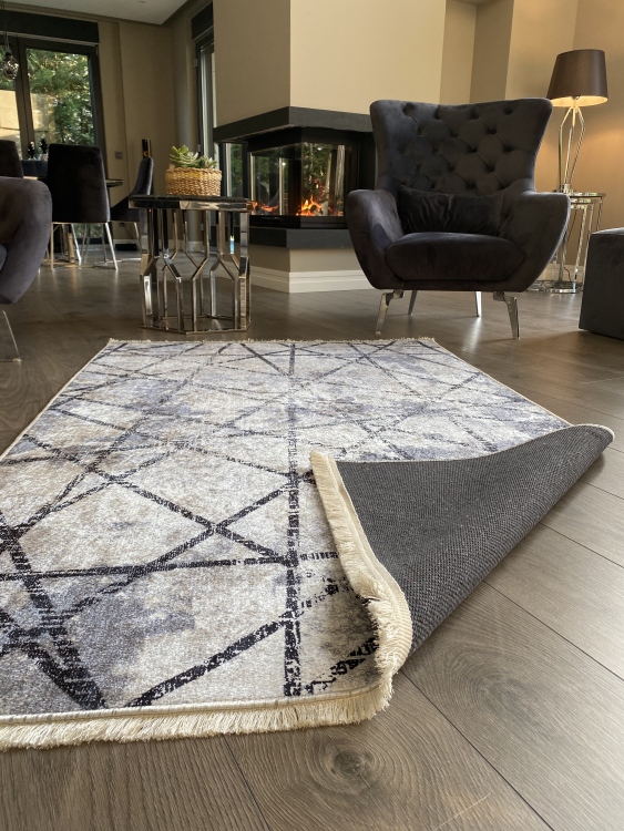 This printed velvet cloth weaving base rug has a soft texture, and a bold and stylish design