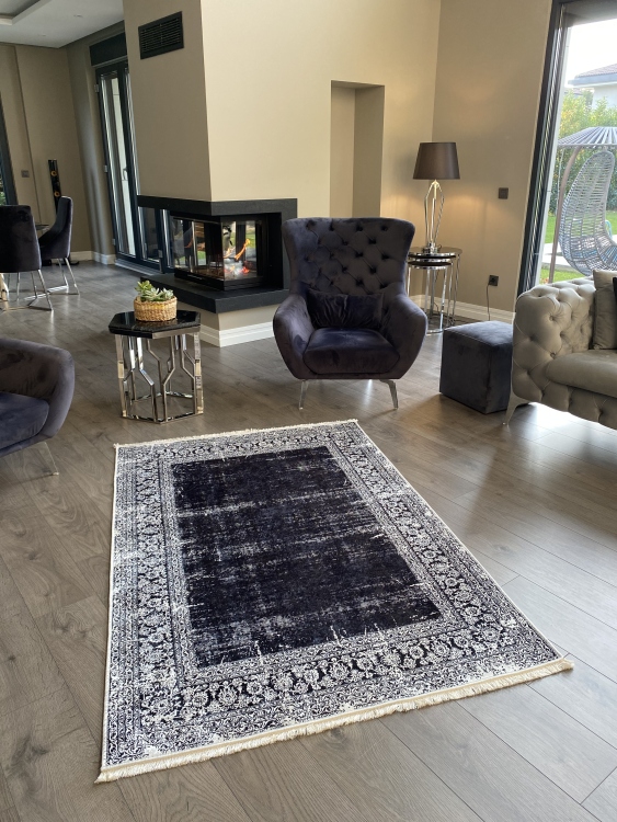 This printed velvet cloth weaving base rug has a soft texture, and a bold and stylish design