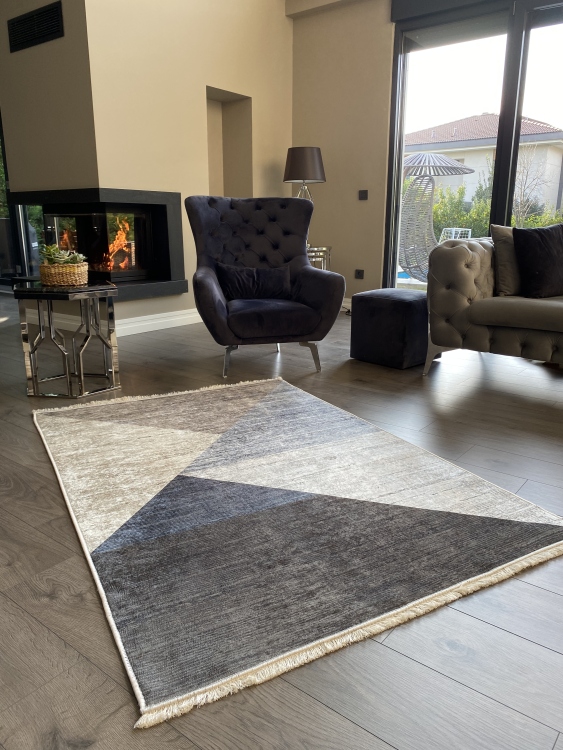 This printed velvet cloth weaving base rug has a soft texture, and a bold and stylish design